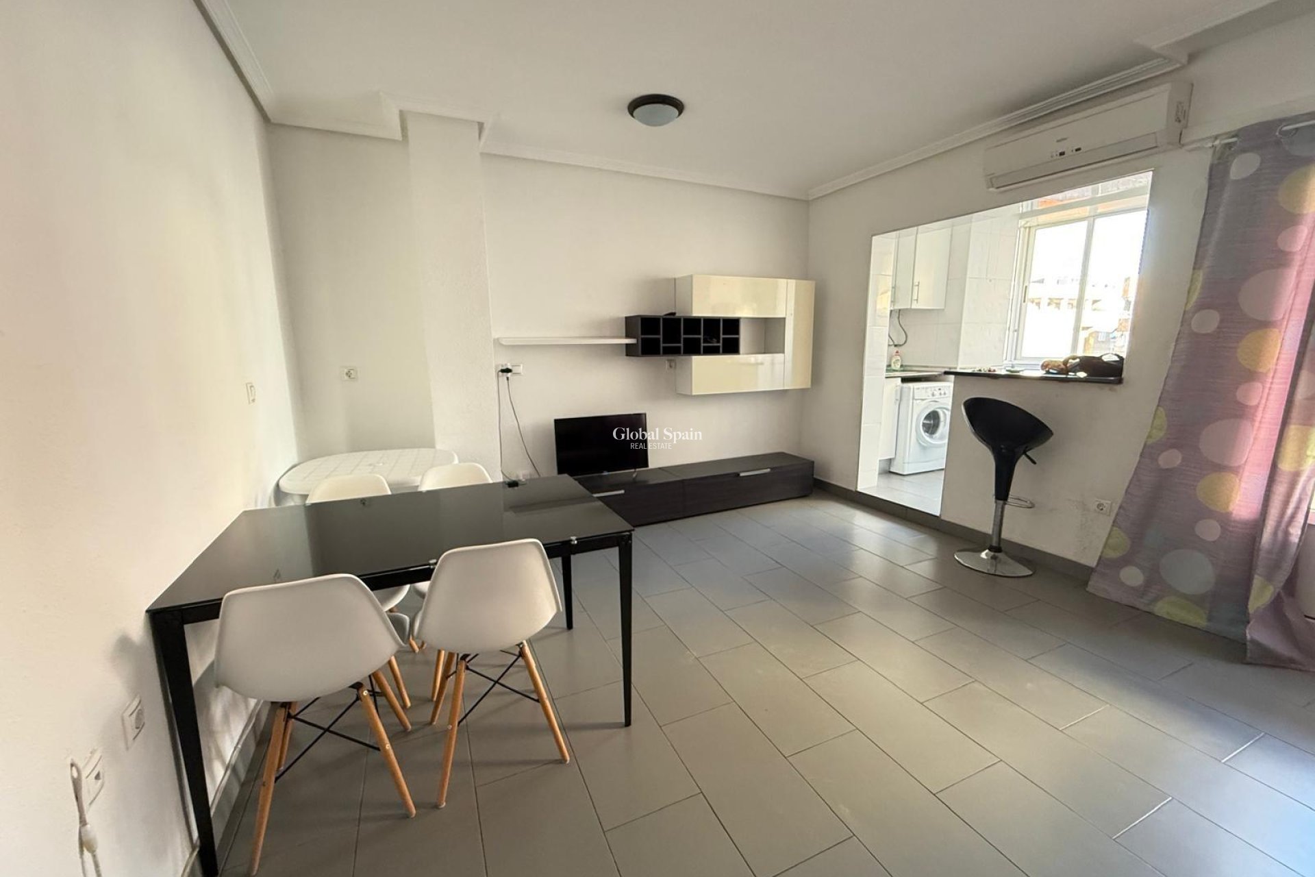 Revente - APPARTEMENT -
TORREVIEJA - Las Piscinas Naturales