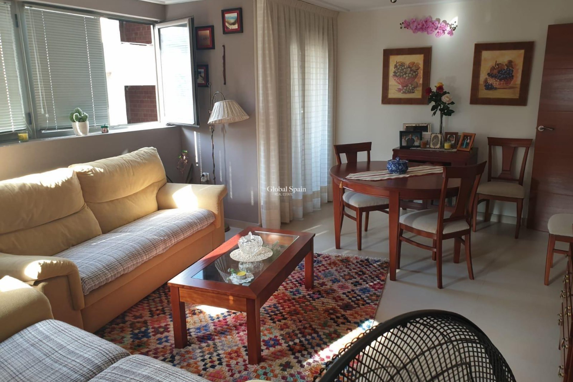 Revente - APPARTEMENT -
TORREVIEJA - Las Piscinas Naturales