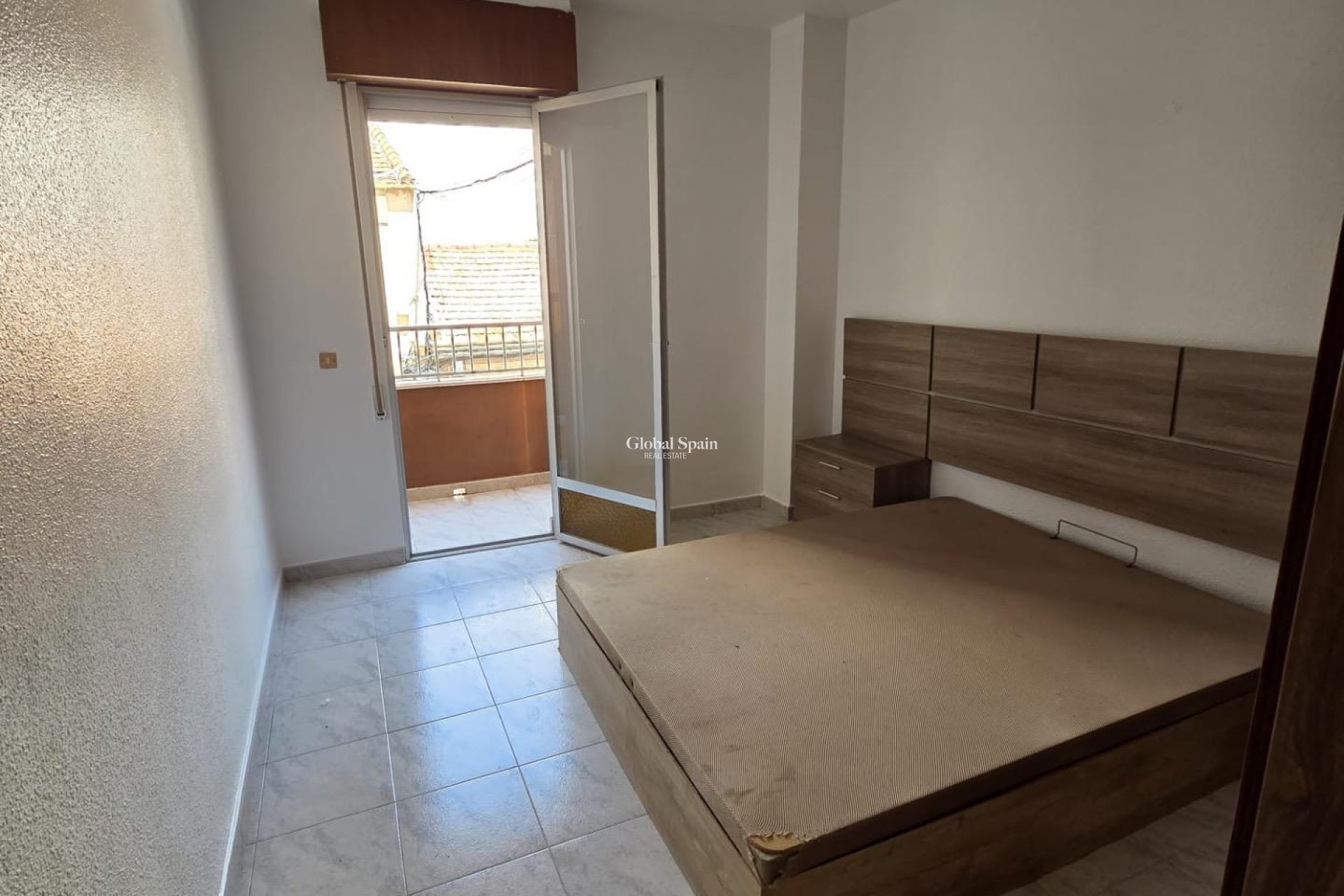 Revente - APPARTEMENT -
TORREVIEJA - Las Piscinas Naturales