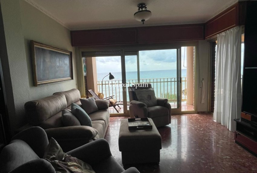 Revente - APPARTEMENT -
TORREVIEJA - Las Piscinas Naturales
