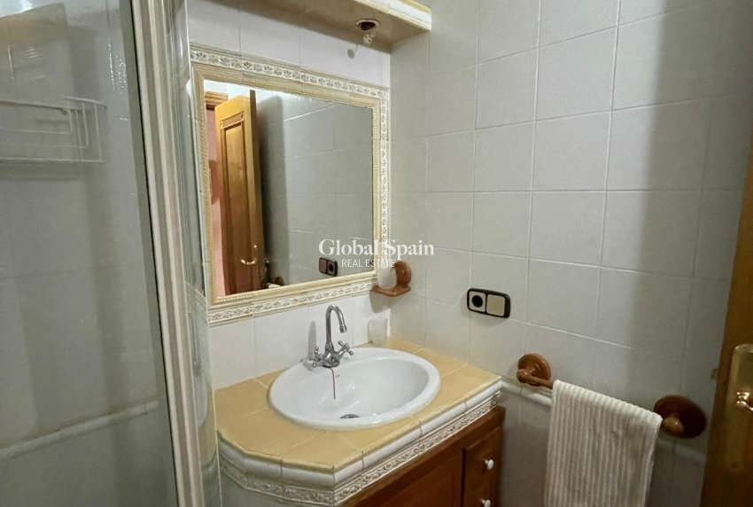 Revente - APPARTEMENT -
TORREVIEJA - Las Piscinas Naturales