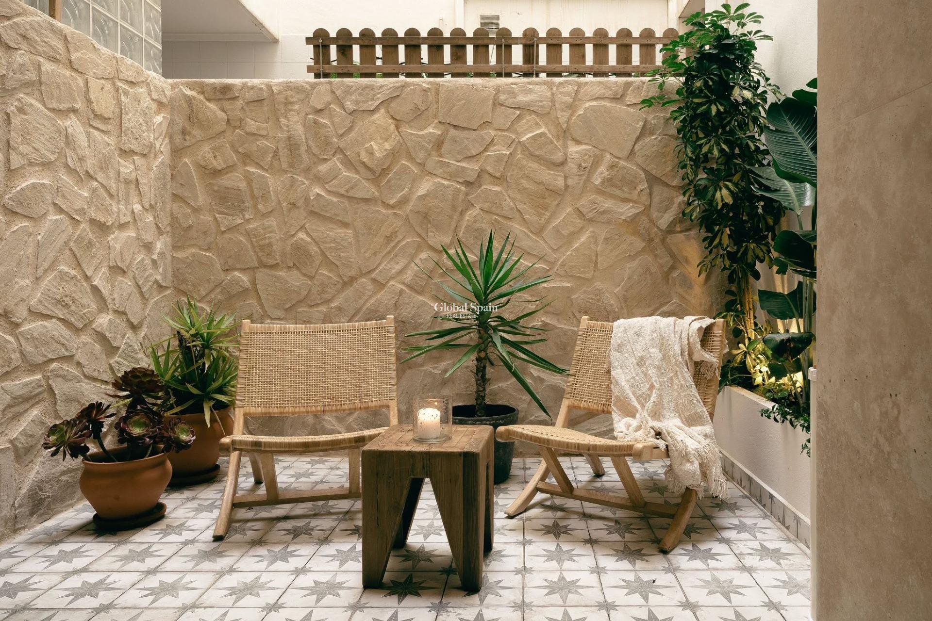 Revente - APPARTEMENT -
TORREVIEJA - Las Piscinas Naturales