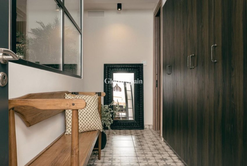 Revente - APPARTEMENT -
TORREVIEJA - Las Piscinas Naturales