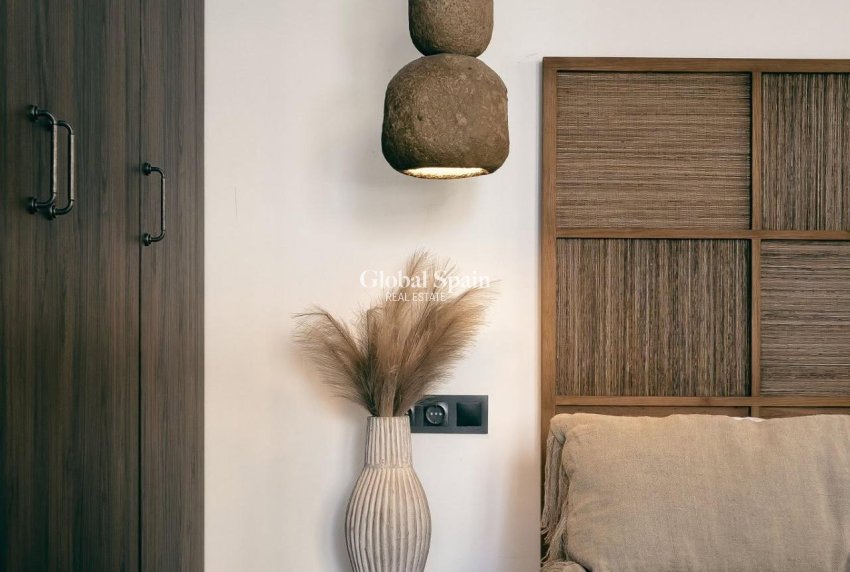 Revente - APPARTEMENT -
TORREVIEJA - Las Piscinas Naturales
