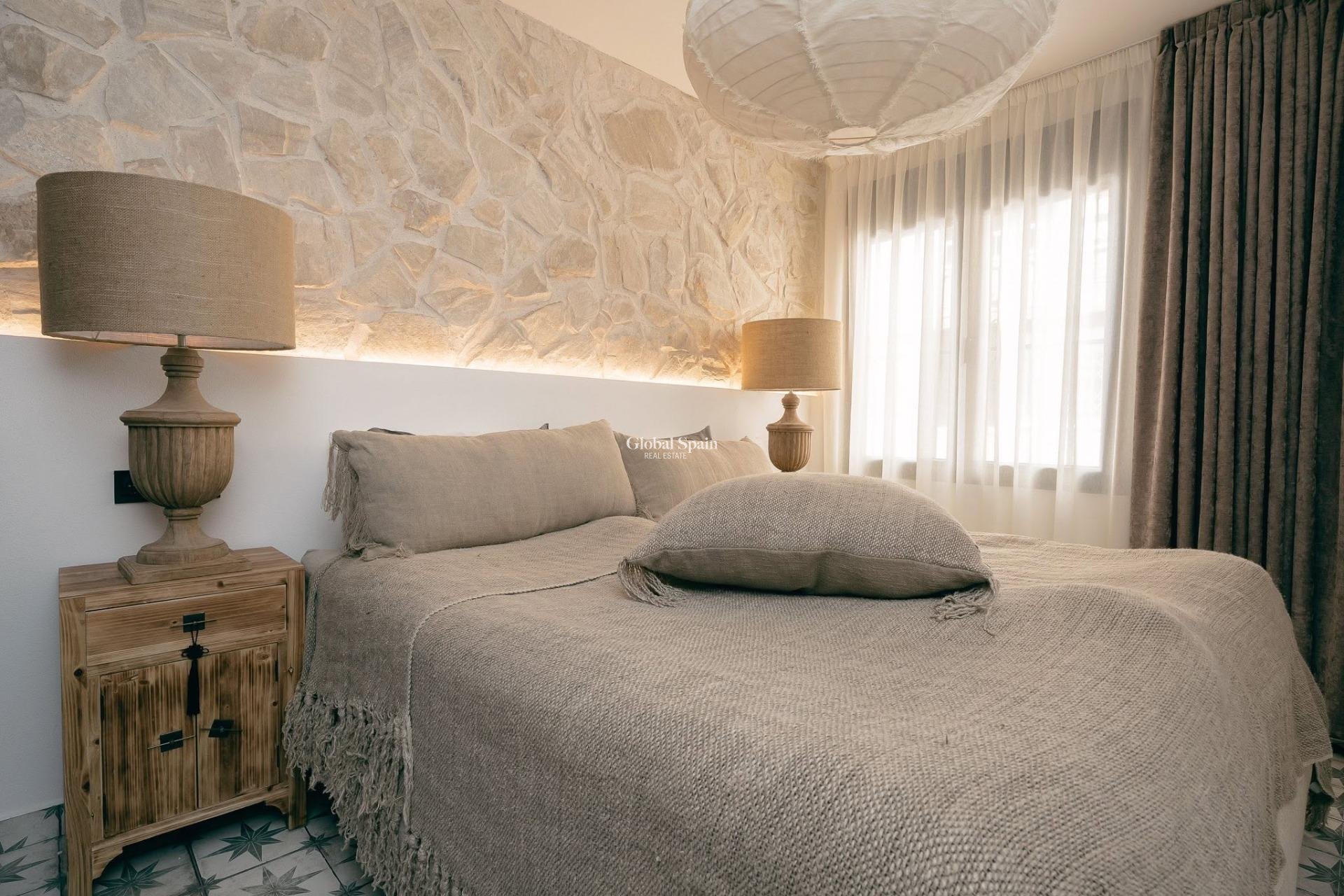 Revente - APPARTEMENT -
TORREVIEJA - Las Piscinas Naturales