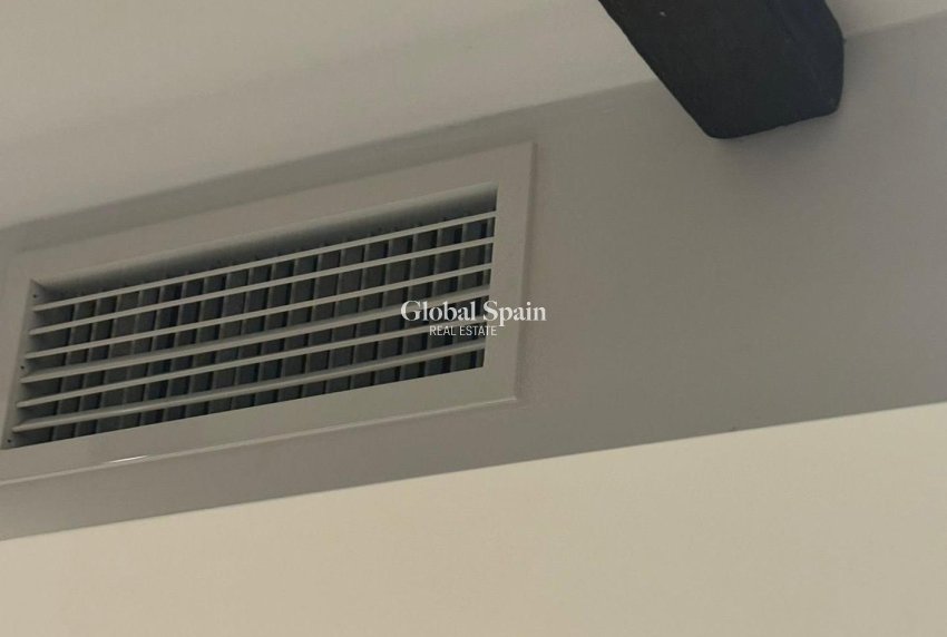 Revente - APPARTEMENT -
TORREVIEJA - Las Piscinas Naturales