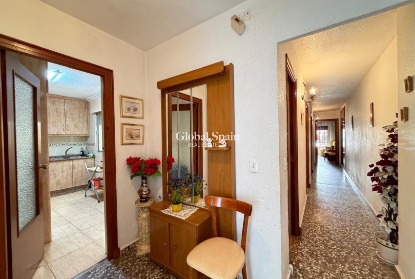 Revente - APPARTEMENT -
TORREVIEJA - Las Piscinas Naturales