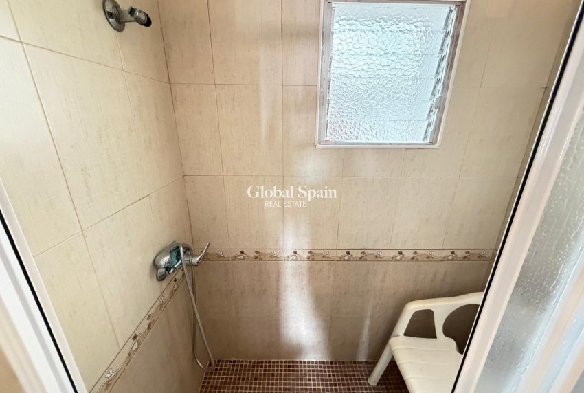Revente - APPARTEMENT -
TORREVIEJA - Las Piscinas Naturales