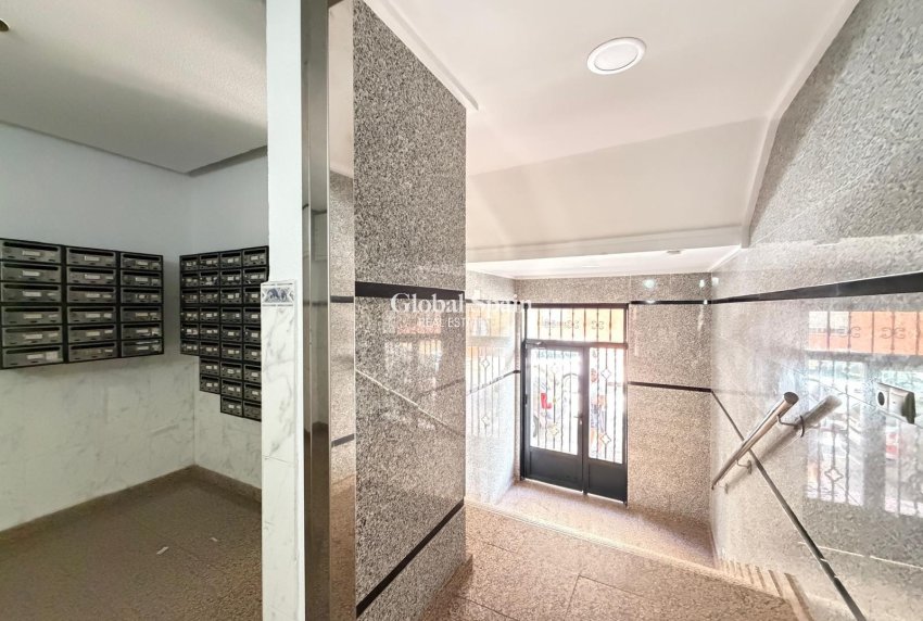 Revente - APPARTEMENT -
TORREVIEJA - Las Piscinas Naturales