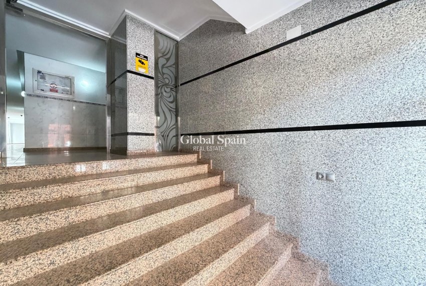 Revente - APPARTEMENT -
TORREVIEJA - Las Piscinas Naturales
