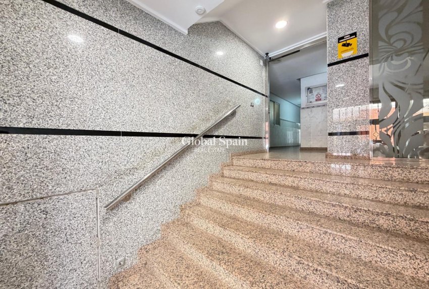 Revente - APPARTEMENT -
TORREVIEJA - Las Piscinas Naturales