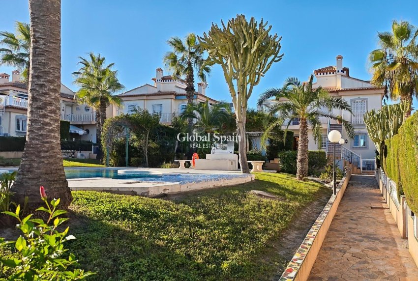 Revente - APPARTEMENT -
TORREVIEJA - LOS BALCONES - LOS ALTOS