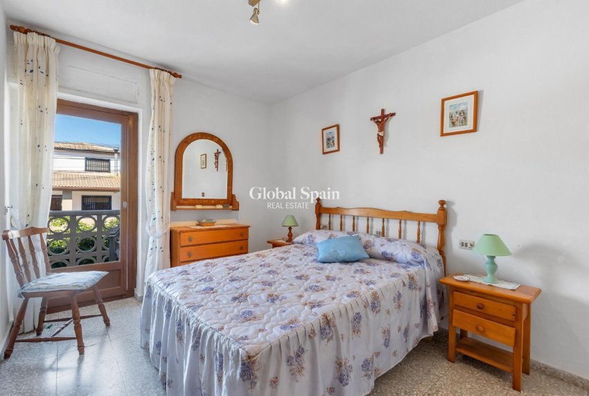 Revente - APPARTEMENT -
TORREVIEJA - Los Europeos