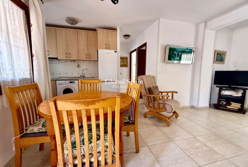 Revente - APPARTEMENT -
TORREVIEJA - Los Europeos