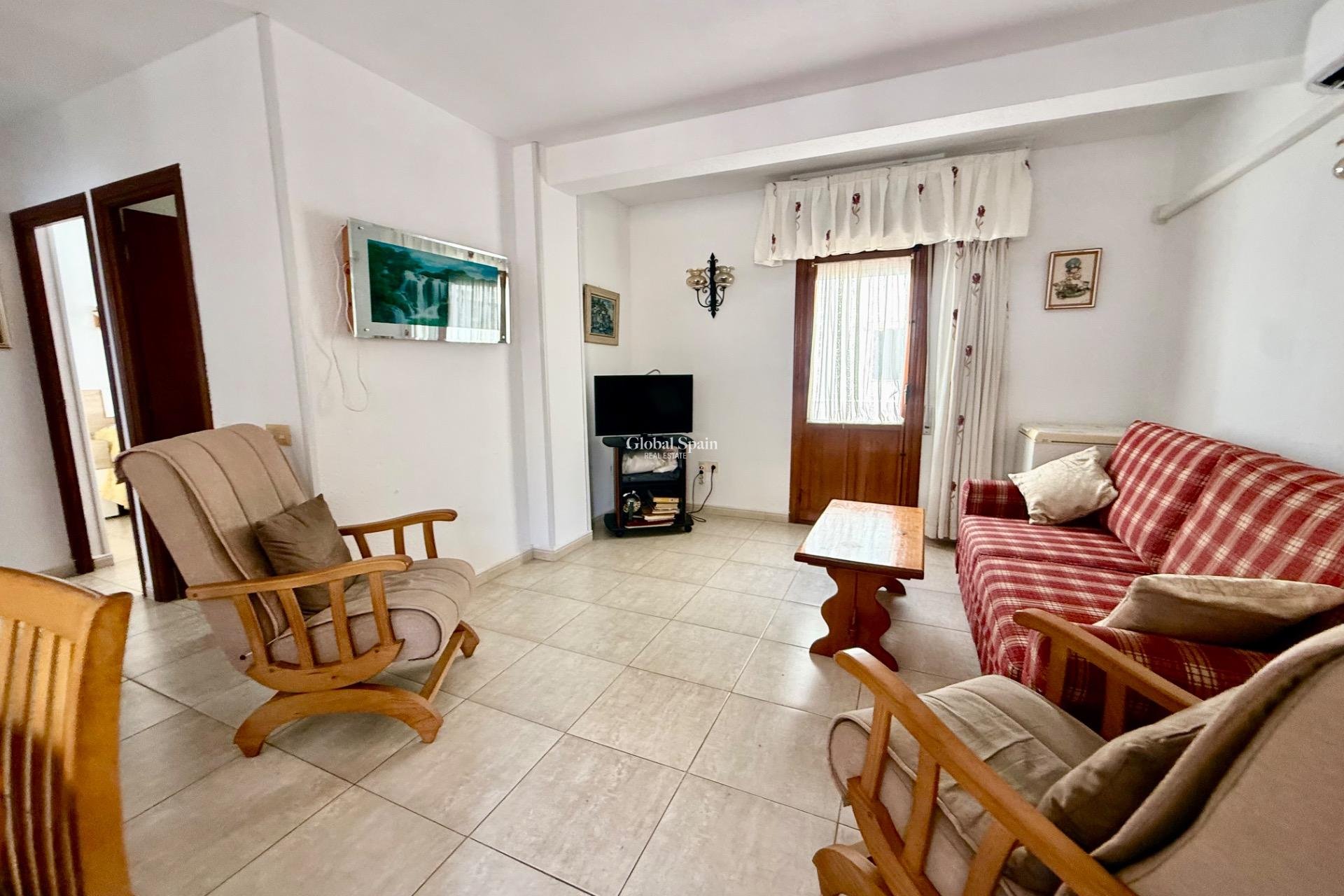 Revente - APPARTEMENT -
TORREVIEJA - Los Europeos