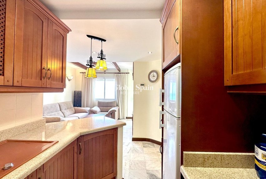 Revente - APPARTEMENT -
TORREVIEJA - Los Frutales