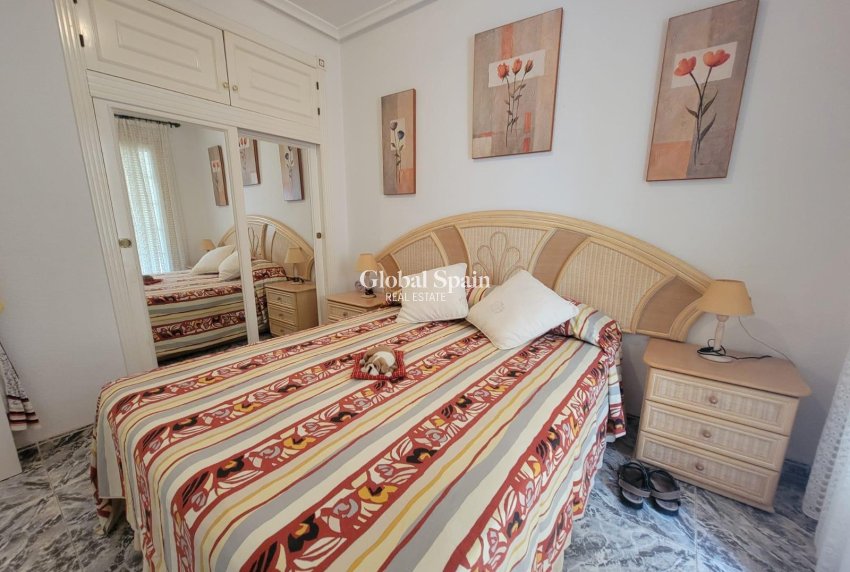 Revente - APPARTEMENT -
TORREVIEJA - Los Frutales