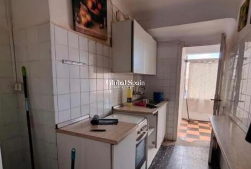 Revente - APPARTEMENT -
TORREVIEJA - Los Frutales