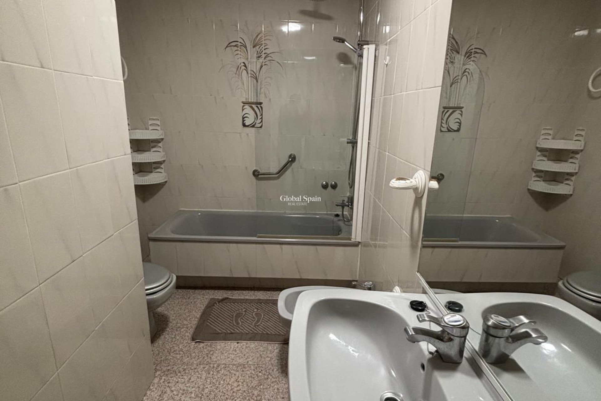 Revente - APPARTEMENT -
TORREVIEJA - Los Frutales