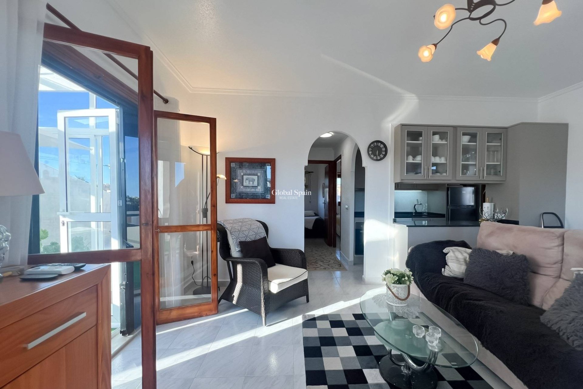 Revente - APPARTEMENT -
TORREVIEJA - Los Frutales