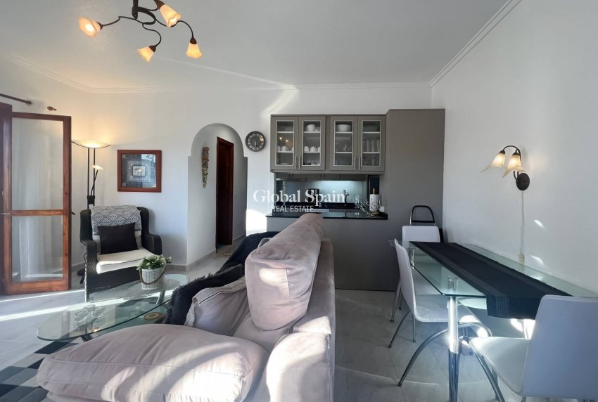 Revente - APPARTEMENT -
TORREVIEJA - Los Frutales