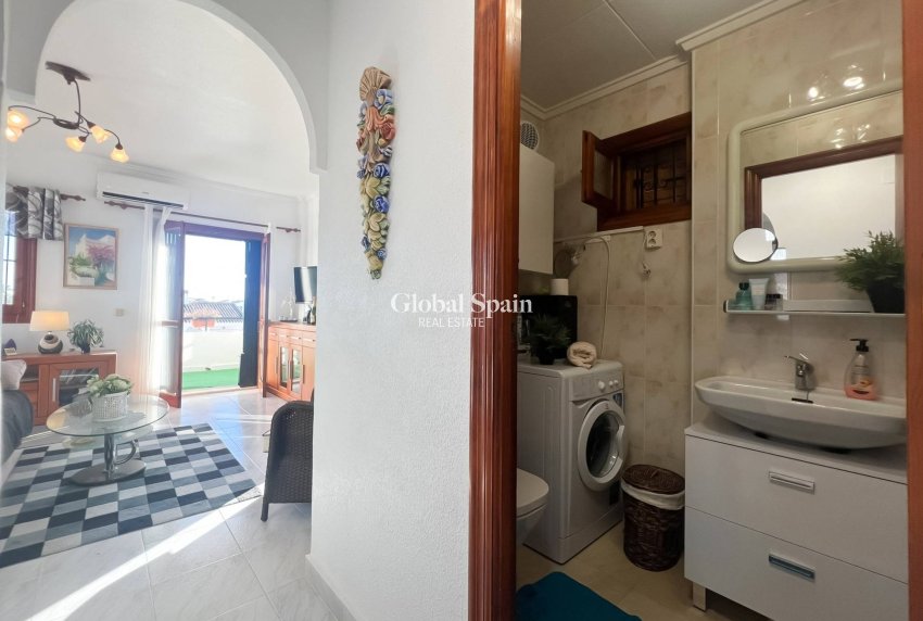 Revente - APPARTEMENT -
TORREVIEJA - Los Frutales
