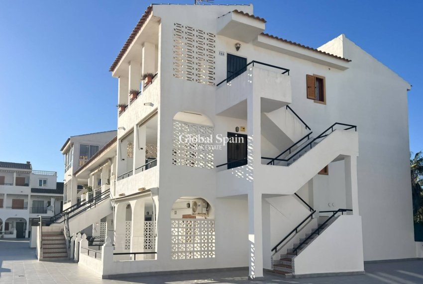 Revente - APPARTEMENT -
TORREVIEJA - Los Frutales