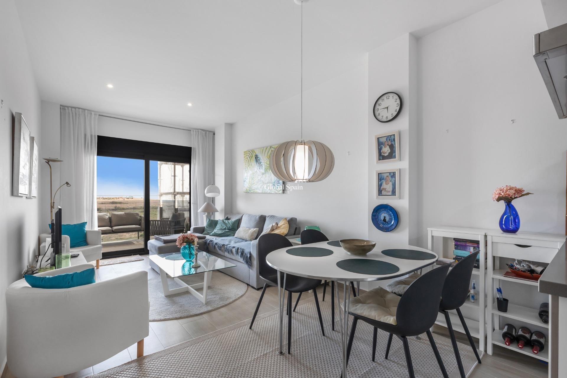 Revente - APPARTEMENT -
TORREVIEJA - Los Frutales