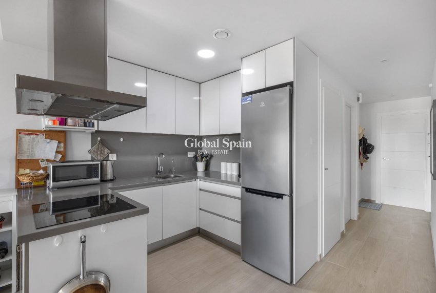 Revente - APPARTEMENT -
TORREVIEJA - Los Frutales