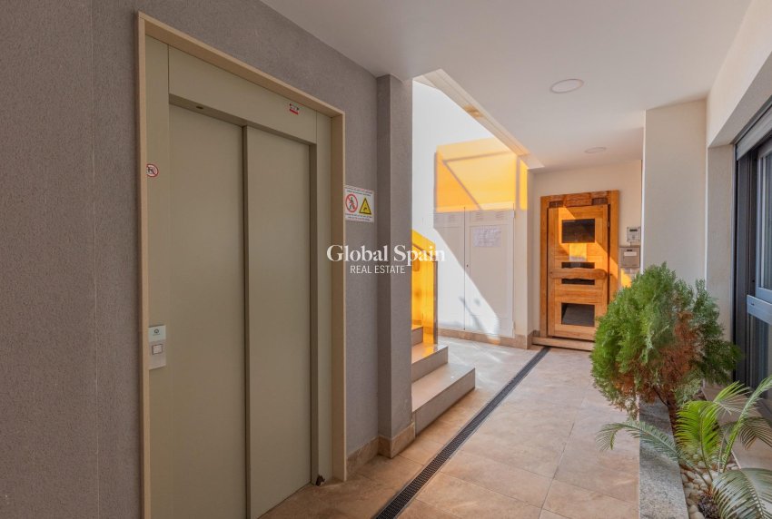 Revente - APPARTEMENT -
TORREVIEJA - Los Frutales