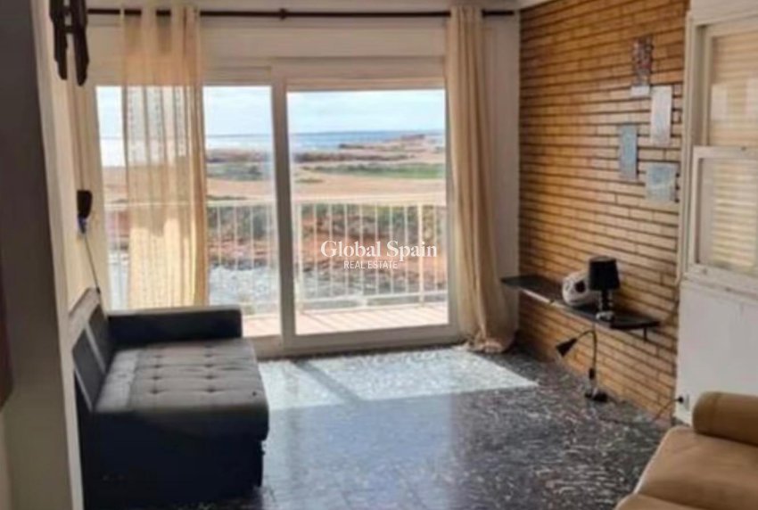 Revente - APPARTEMENT -
TORREVIEJA - Los Frutales