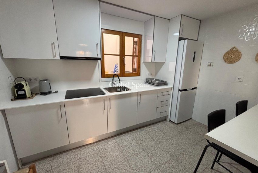 Revente - APPARTEMENT -
TORREVIEJA - Los Frutales
