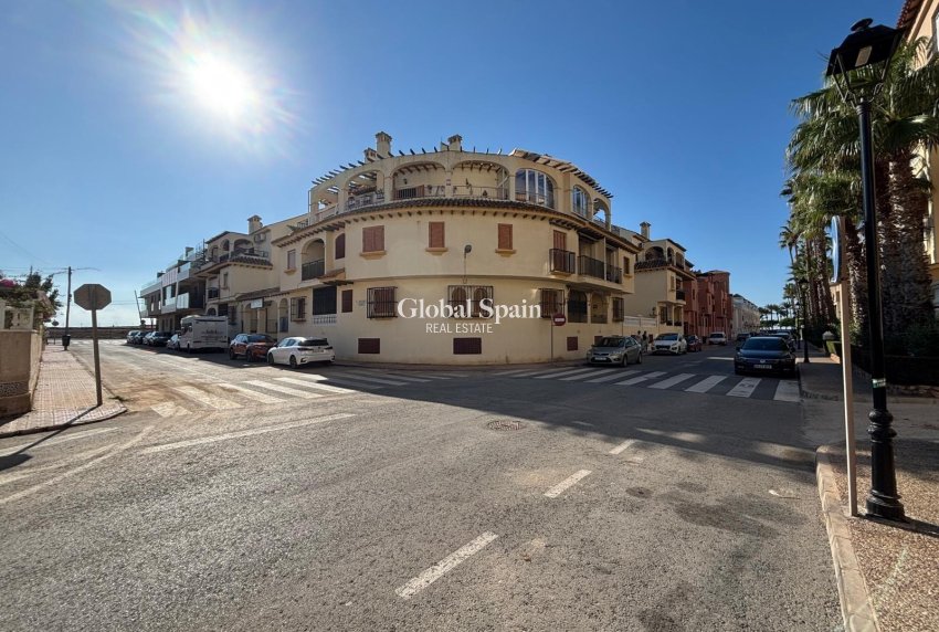 Revente - APPARTEMENT -
TORREVIEJA - Los Frutales