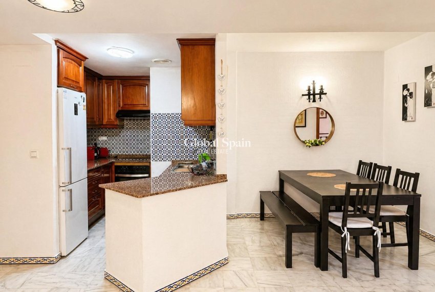 Revente - APPARTEMENT -
TORREVIEJA - Los Frutales