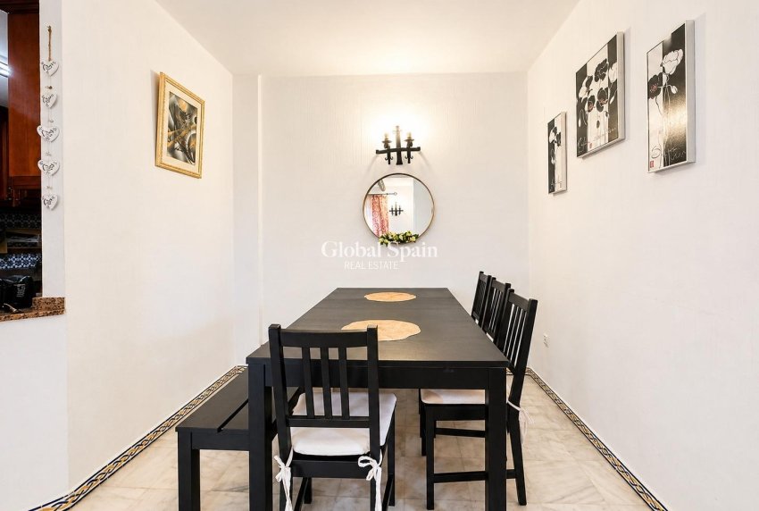 Revente - APPARTEMENT -
TORREVIEJA - Los Frutales