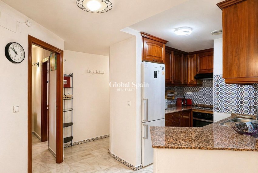 Revente - APPARTEMENT -
TORREVIEJA - Los Frutales