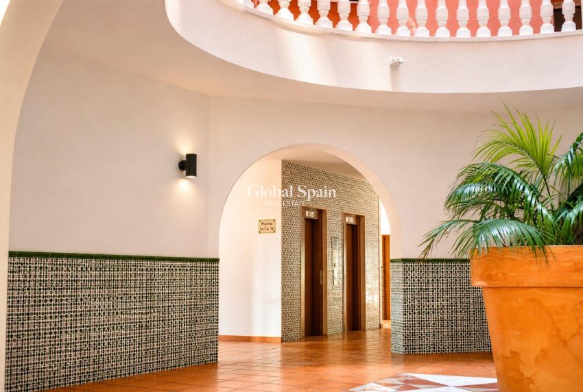 Revente - APPARTEMENT -
TORREVIEJA - Los Frutales
