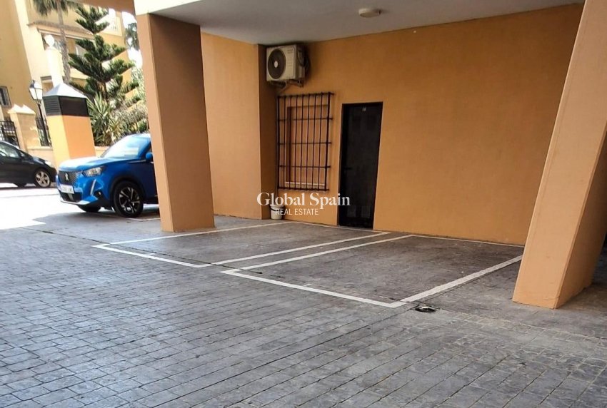 Revente - APPARTEMENT -
TORREVIEJA - Los Frutales