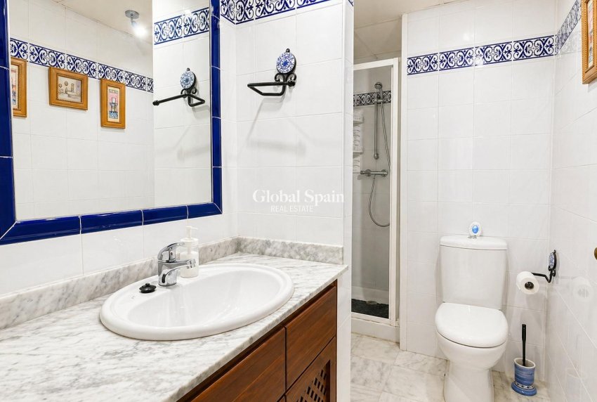 Revente - APPARTEMENT -
TORREVIEJA - Los Frutales