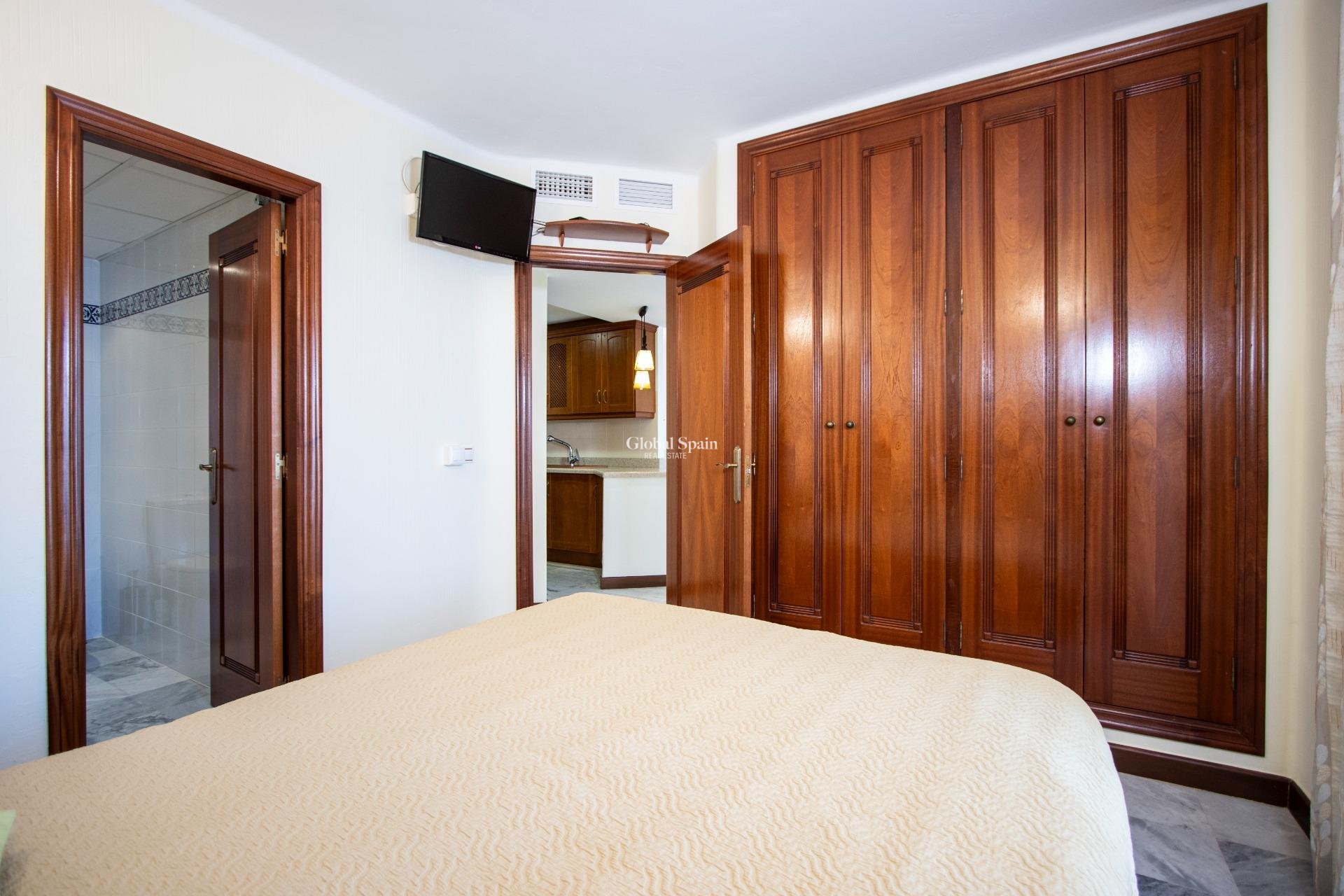 Revente - APPARTEMENT -
TORREVIEJA - Los Frutales