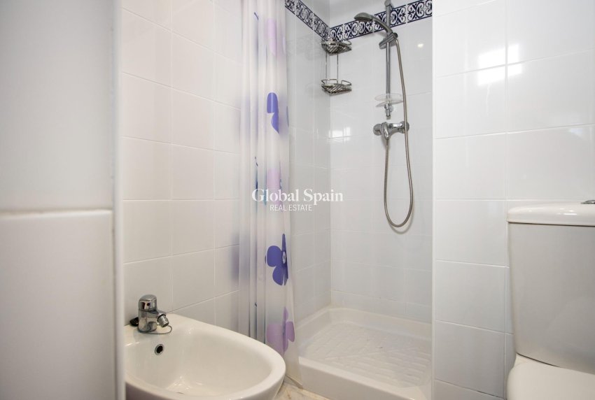 Revente - APPARTEMENT -
TORREVIEJA - Los Frutales