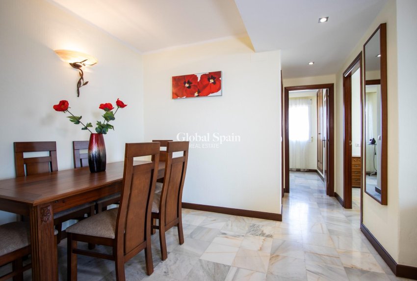 Revente - APPARTEMENT -
TORREVIEJA - Los Frutales
