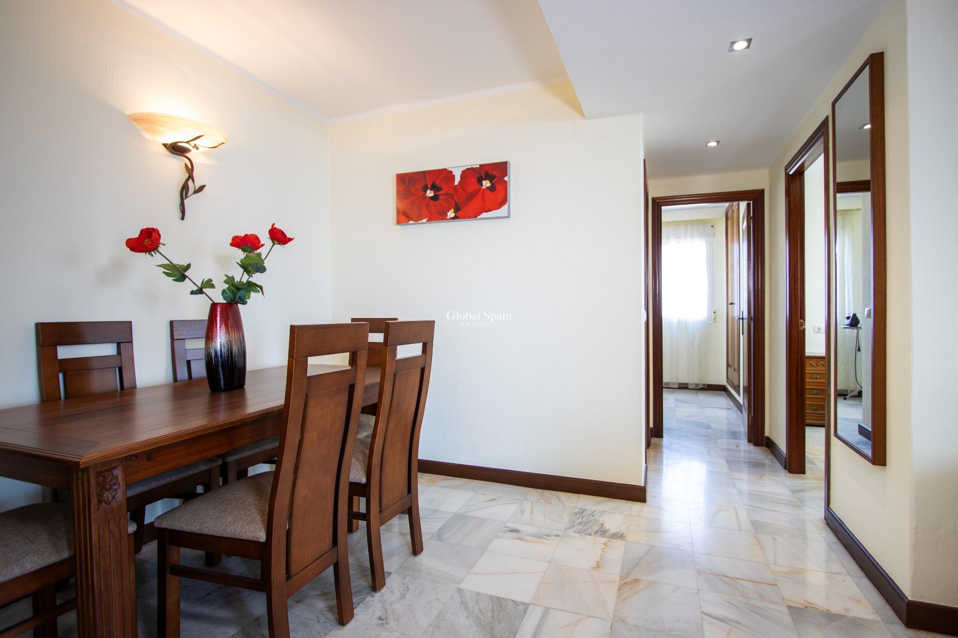 Revente - APPARTEMENT -
TORREVIEJA - Los Frutales