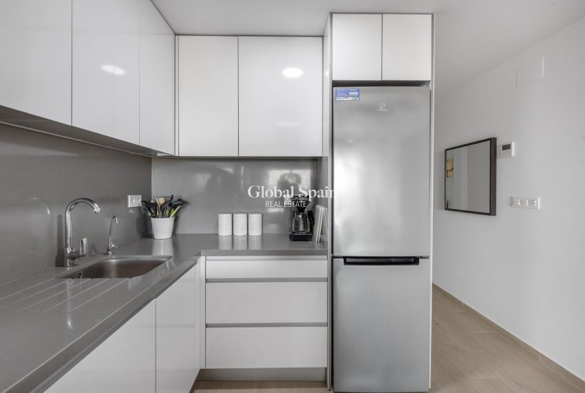 Revente - APPARTEMENT -
TORREVIEJA - Los Frutales