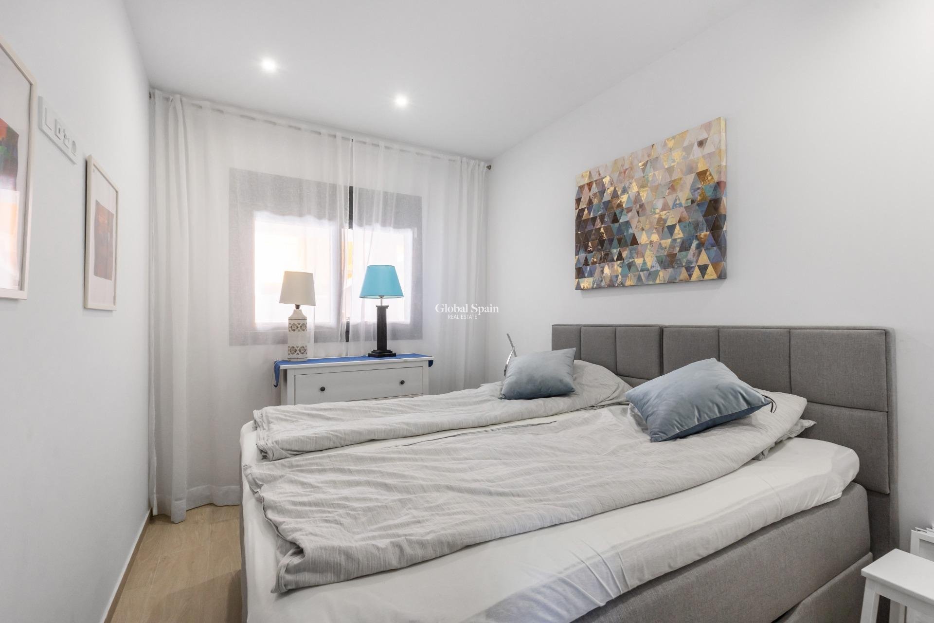 Revente - APPARTEMENT -
TORREVIEJA - Los Frutales