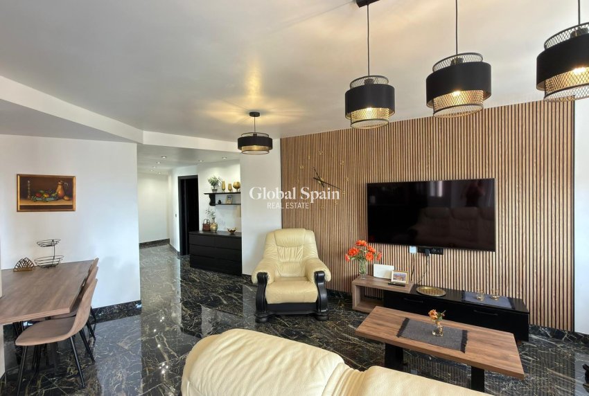 Revente - APPARTEMENT -
TORREVIEJA - Los Frutales
