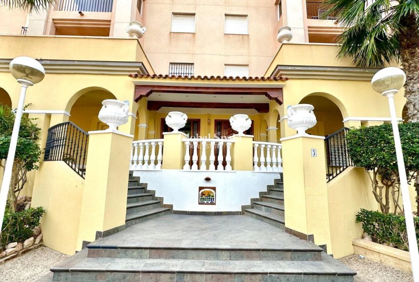 Revente - APPARTEMENT -
TORREVIEJA - Los Frutales