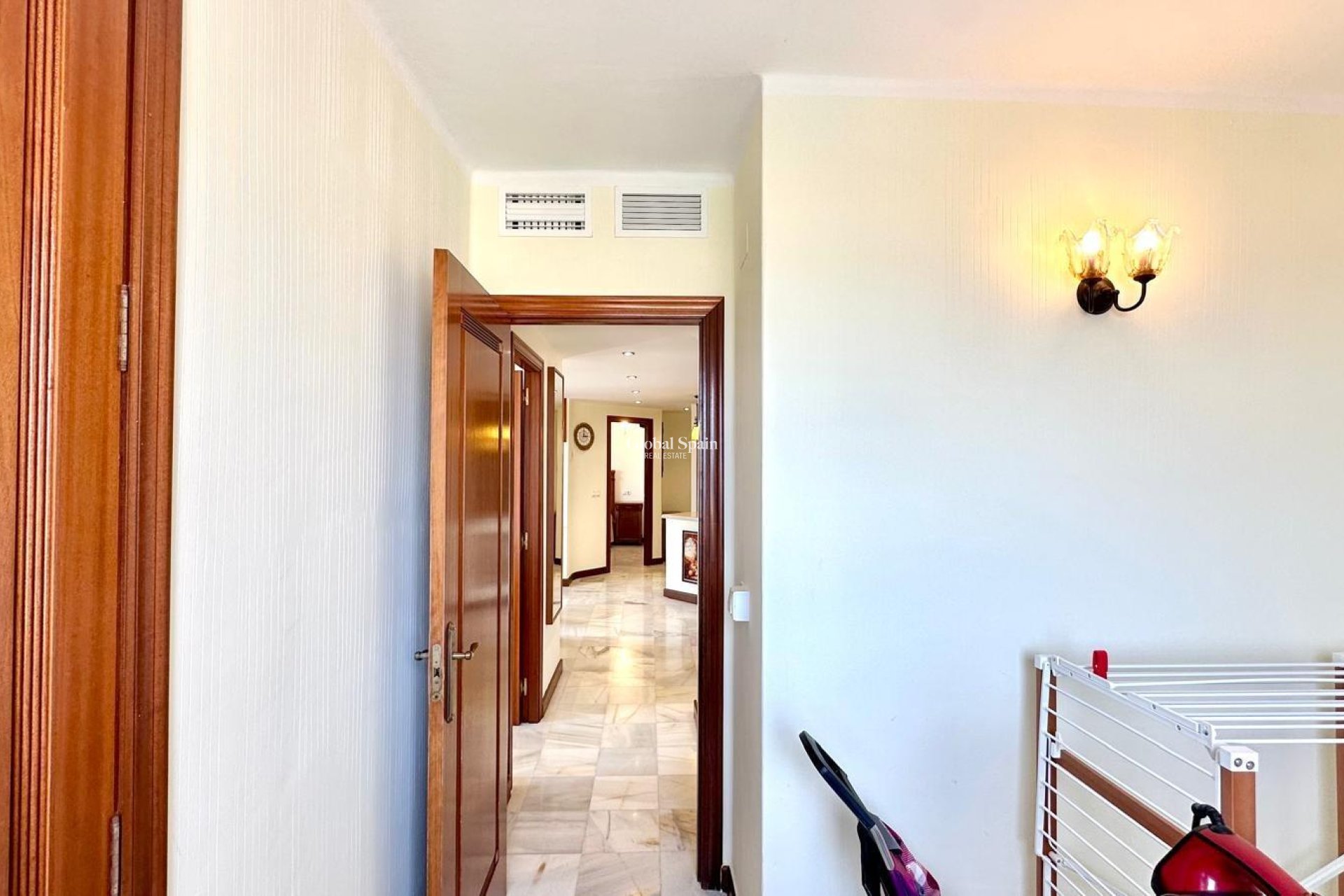Revente - APPARTEMENT -
TORREVIEJA - Los Frutales