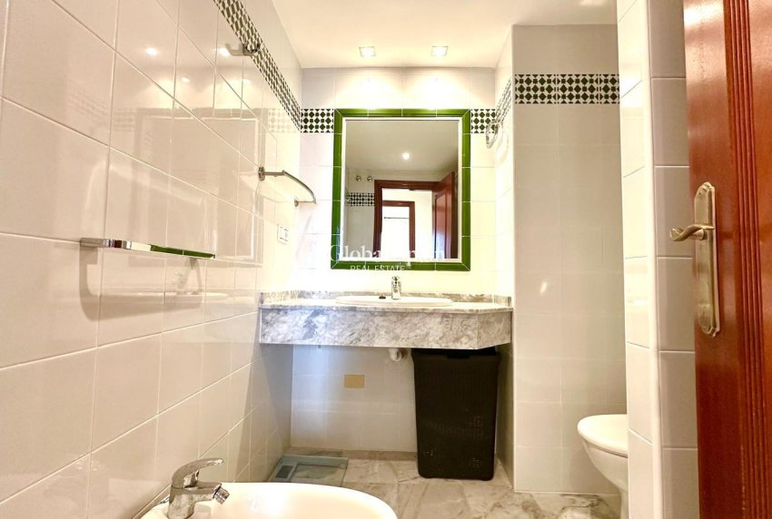 Revente - APPARTEMENT -
TORREVIEJA - Los Frutales
