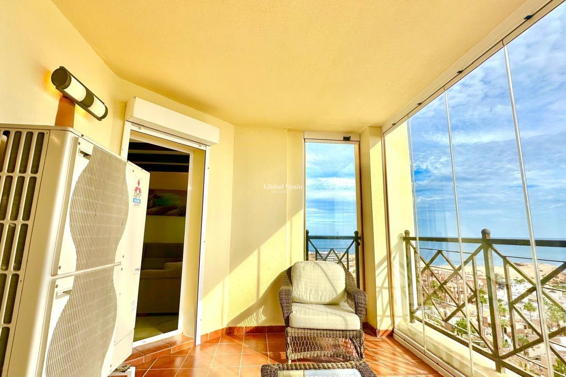 Revente - APPARTEMENT -
TORREVIEJA - Los Frutales